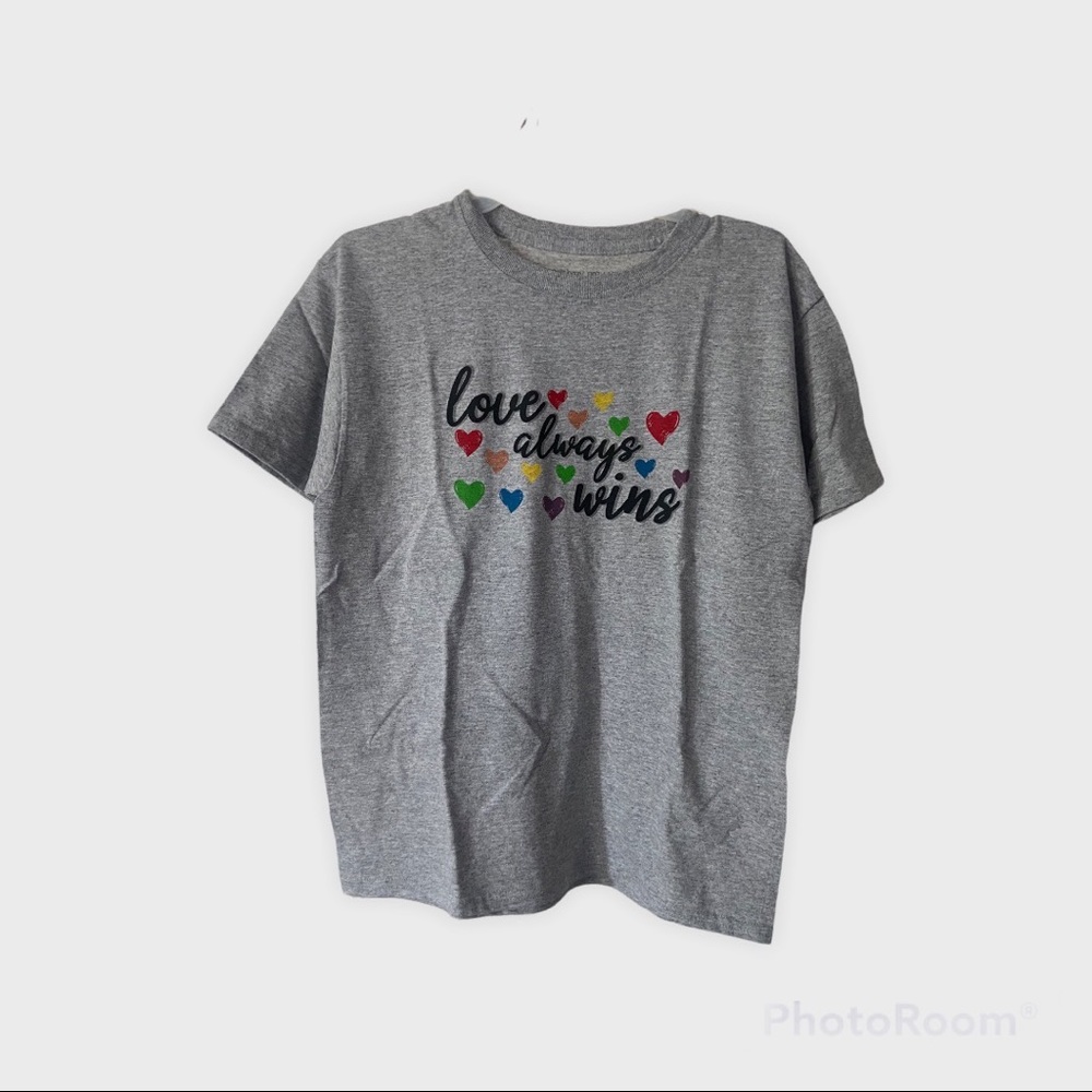 Girls Grey Love Always Wins T-Shirt Size 10